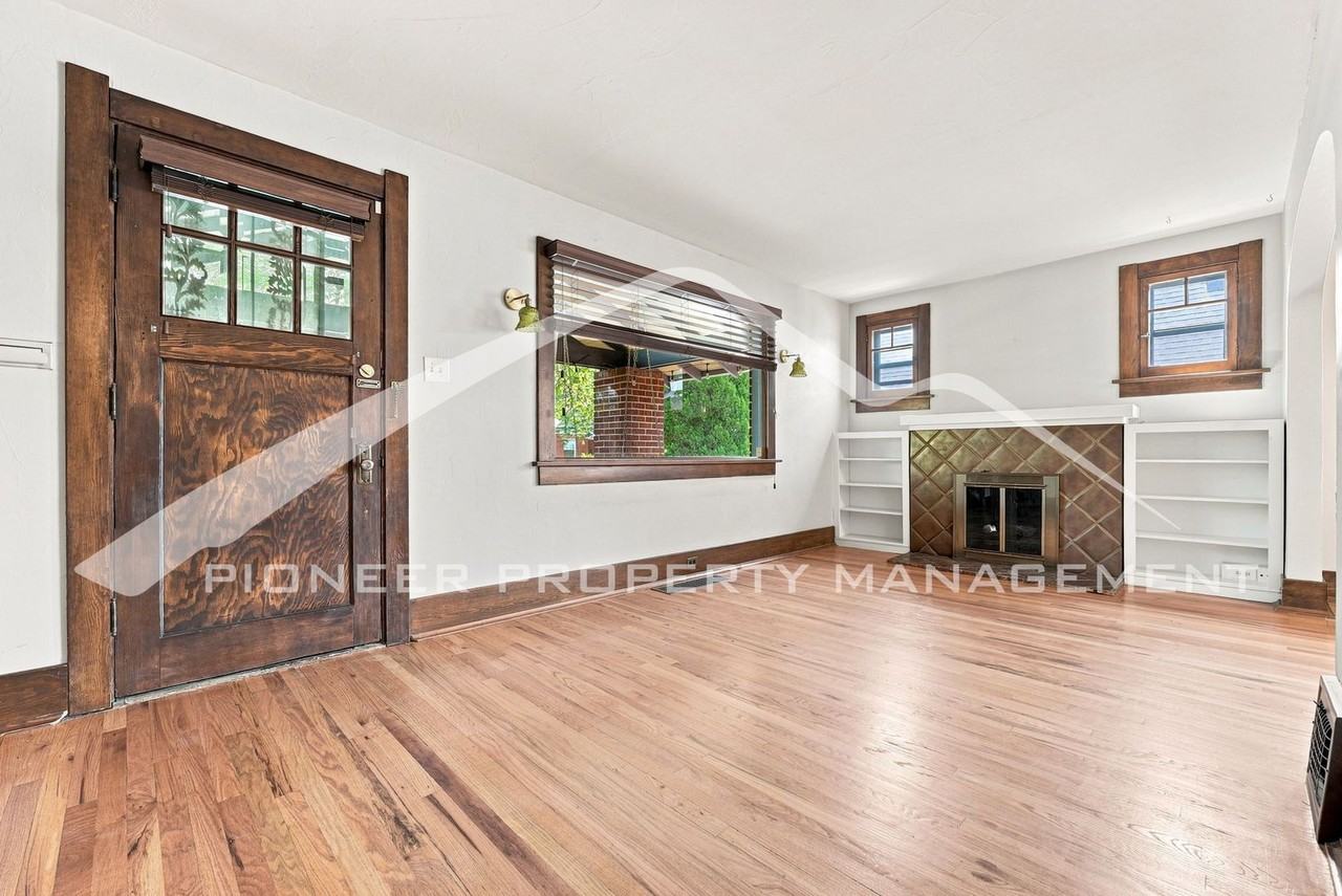 821 S Grant St - Photo 5 of 23