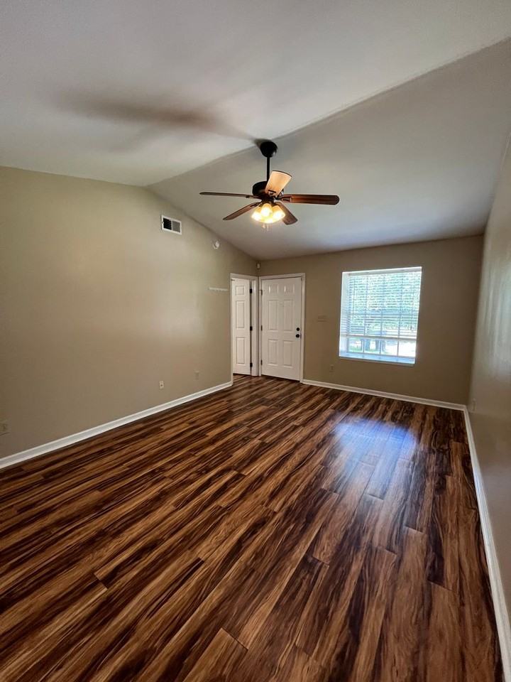4013 Catawba St - Photo 6 of 37