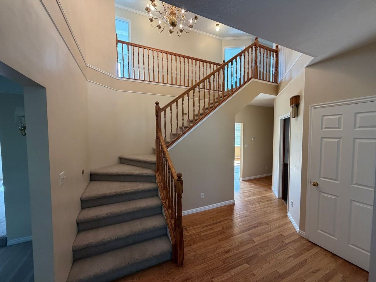 479 S Palisade Dr - Photo 4 of 50