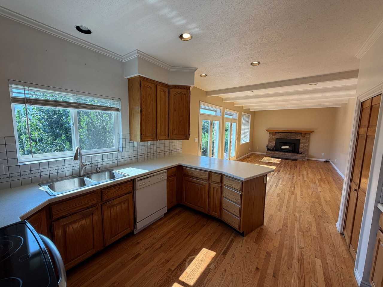 479 S Palisade Dr - Photo 6 of 50