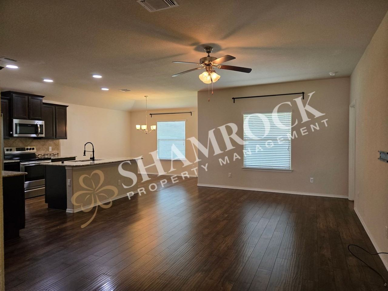 3208 Jackal Dr - Photo 3 of 17