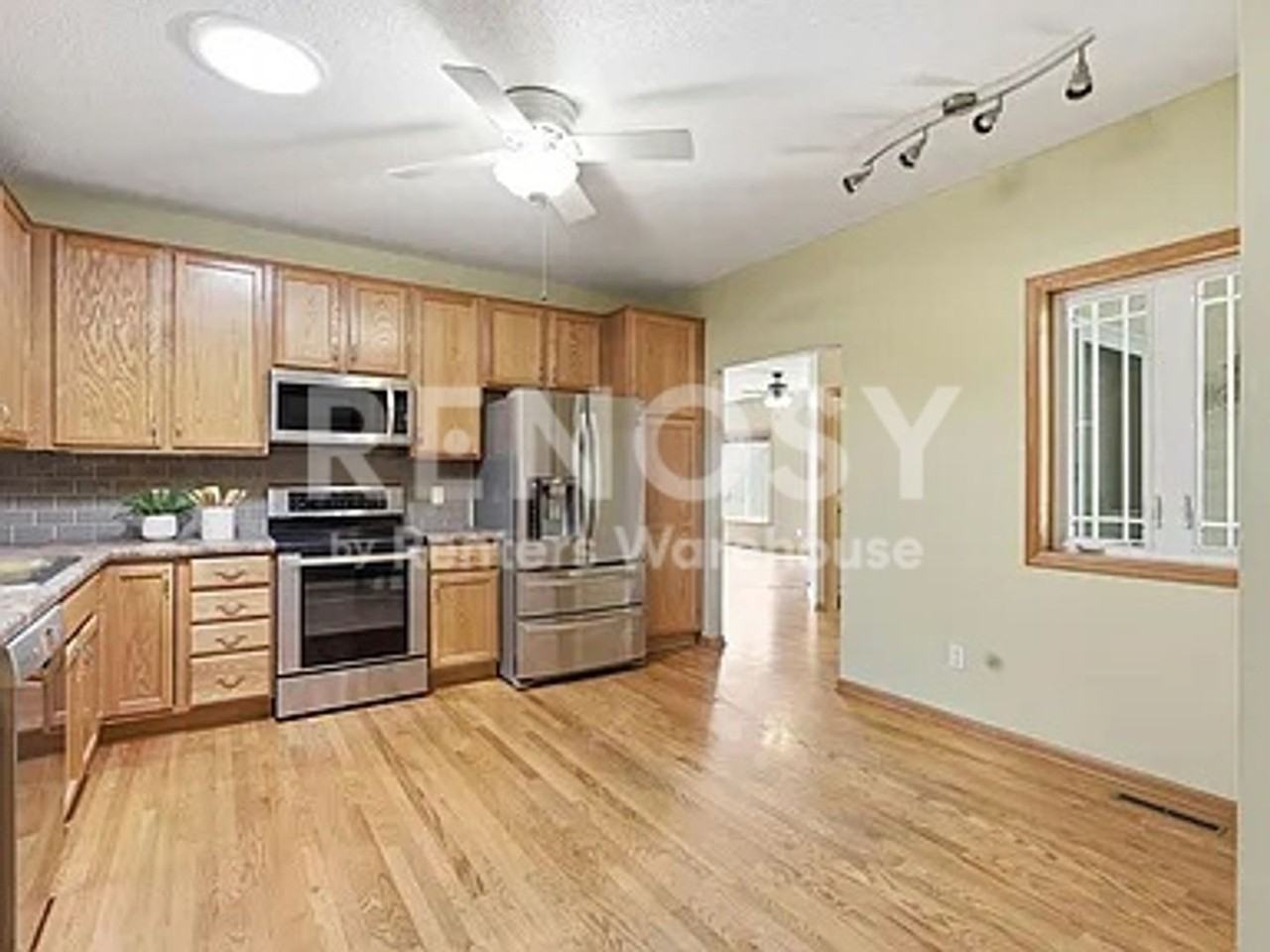 6452 Maclaren Ave Ne - Photo 7 of 27