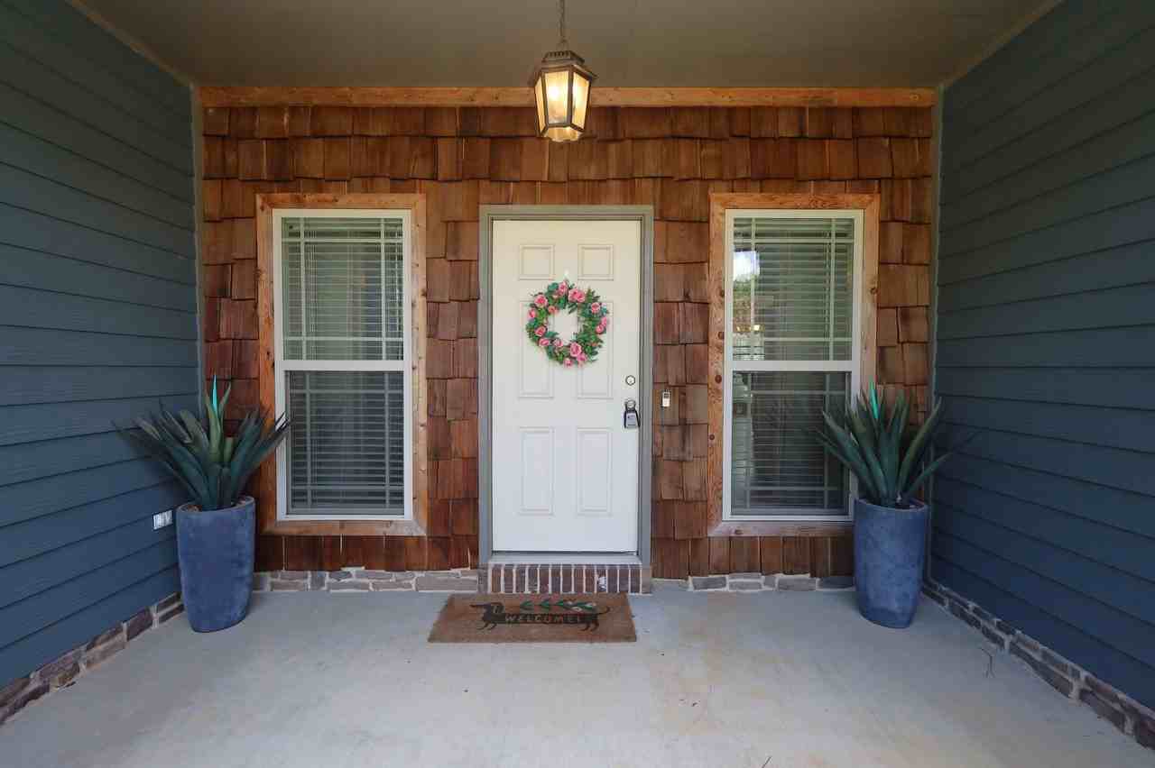 4634 Amelia Cir - Photo 2 of 22
