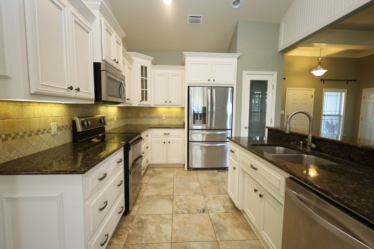 4634 Amelia Cir - Photo 7 of 22