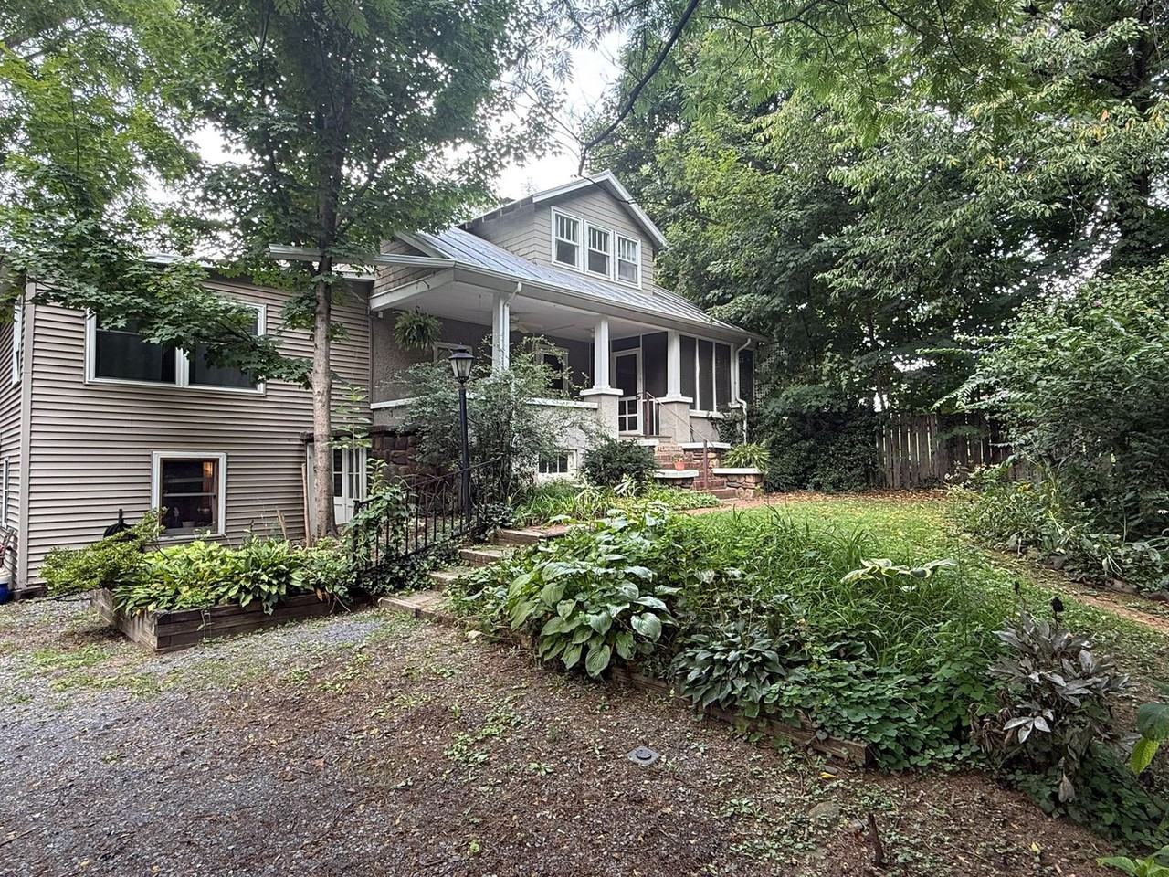 335 Hill St - Photo 3 of 21