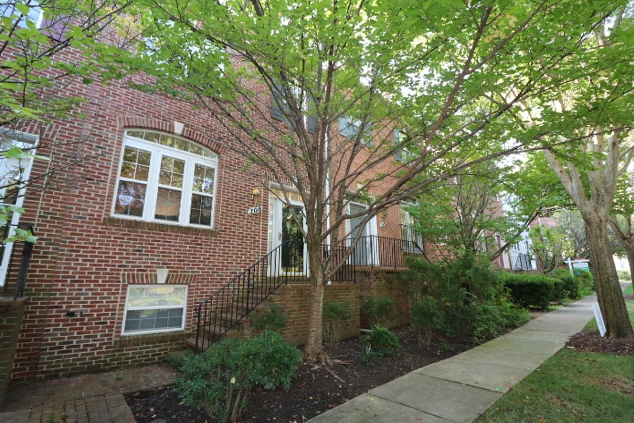 308 Garden View Sq - Photo 2 of 28