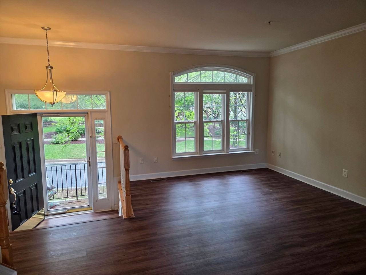 308 Garden View Sq - Photo 3 of 28