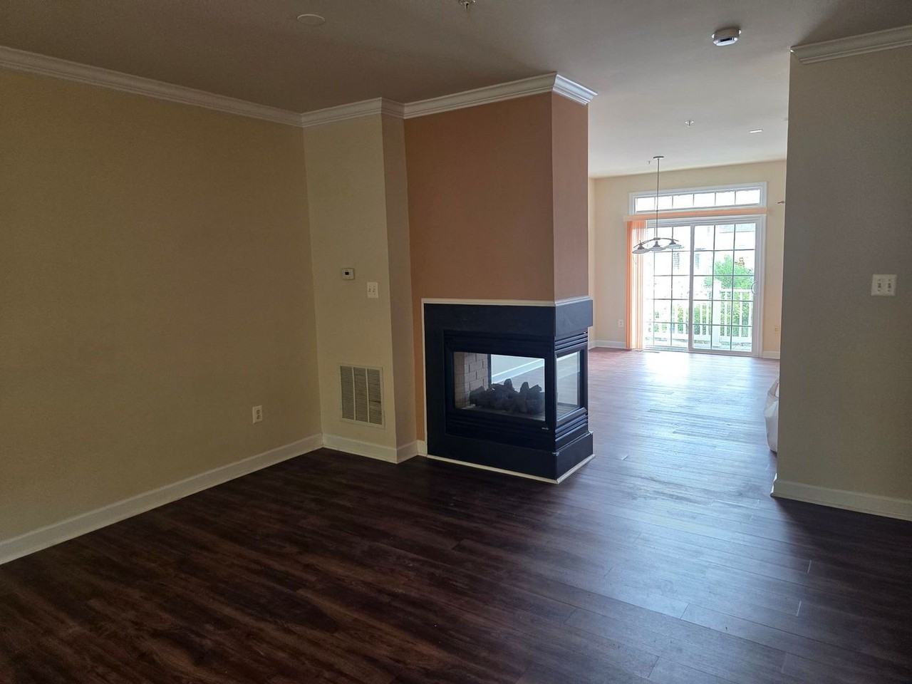308 Garden View Sq - Photo 6 of 28