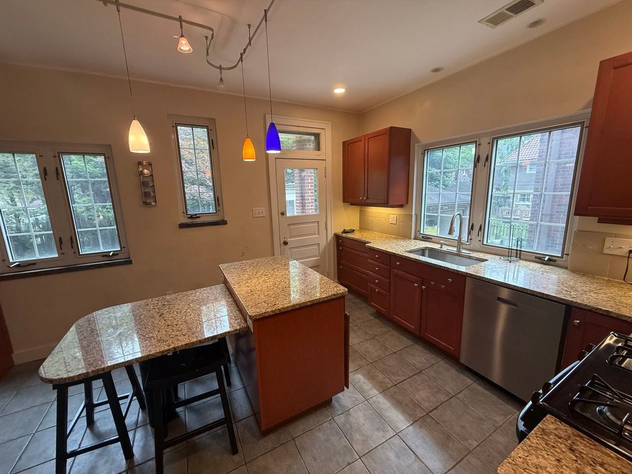 5412 Normlee Pl - Photo 7 of 22