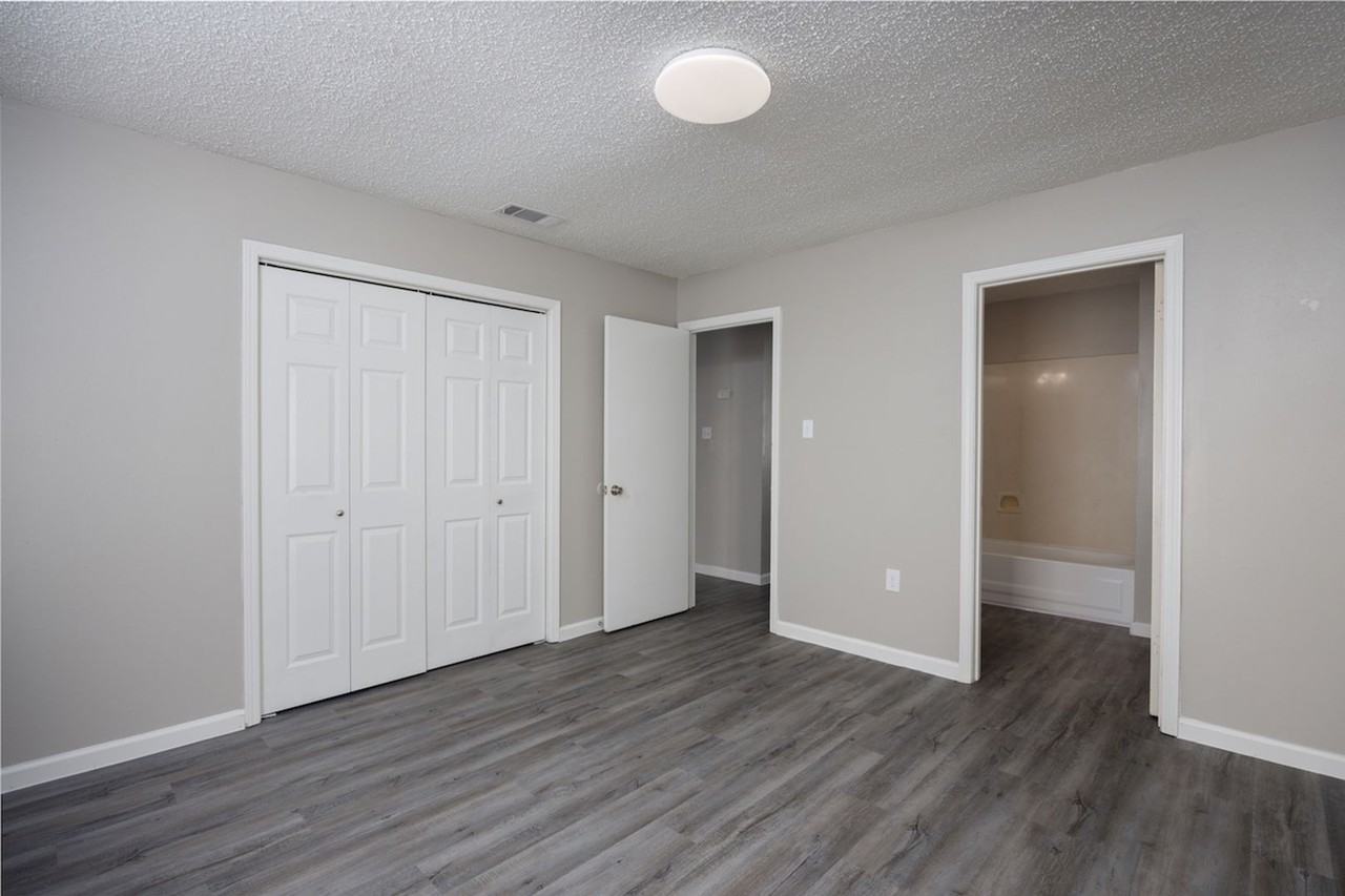 12023 Roddy Rd - Photo 5 of 11