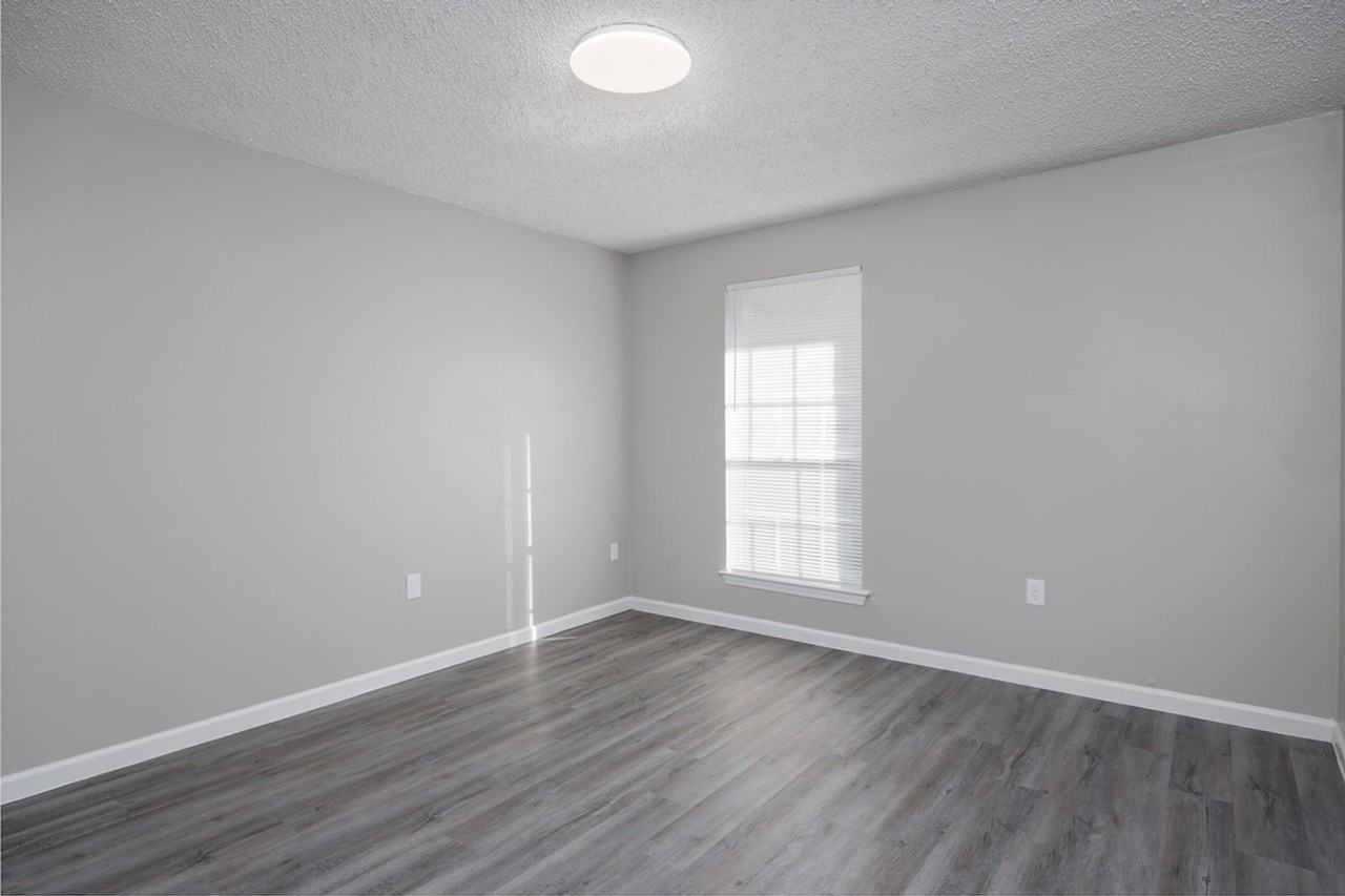 12023 Roddy Rd - Photo 6 of 11
