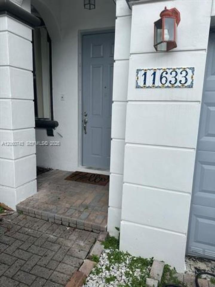 11633 11633 NW 78th St th 11633 - Photo 3 of 12