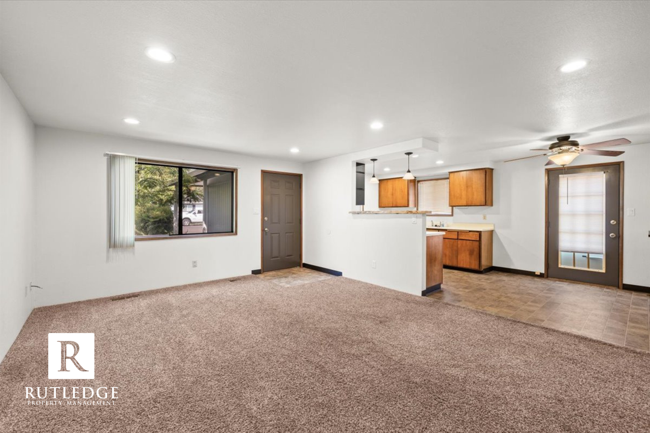 1817 Lillian St - Photo 4 of 16