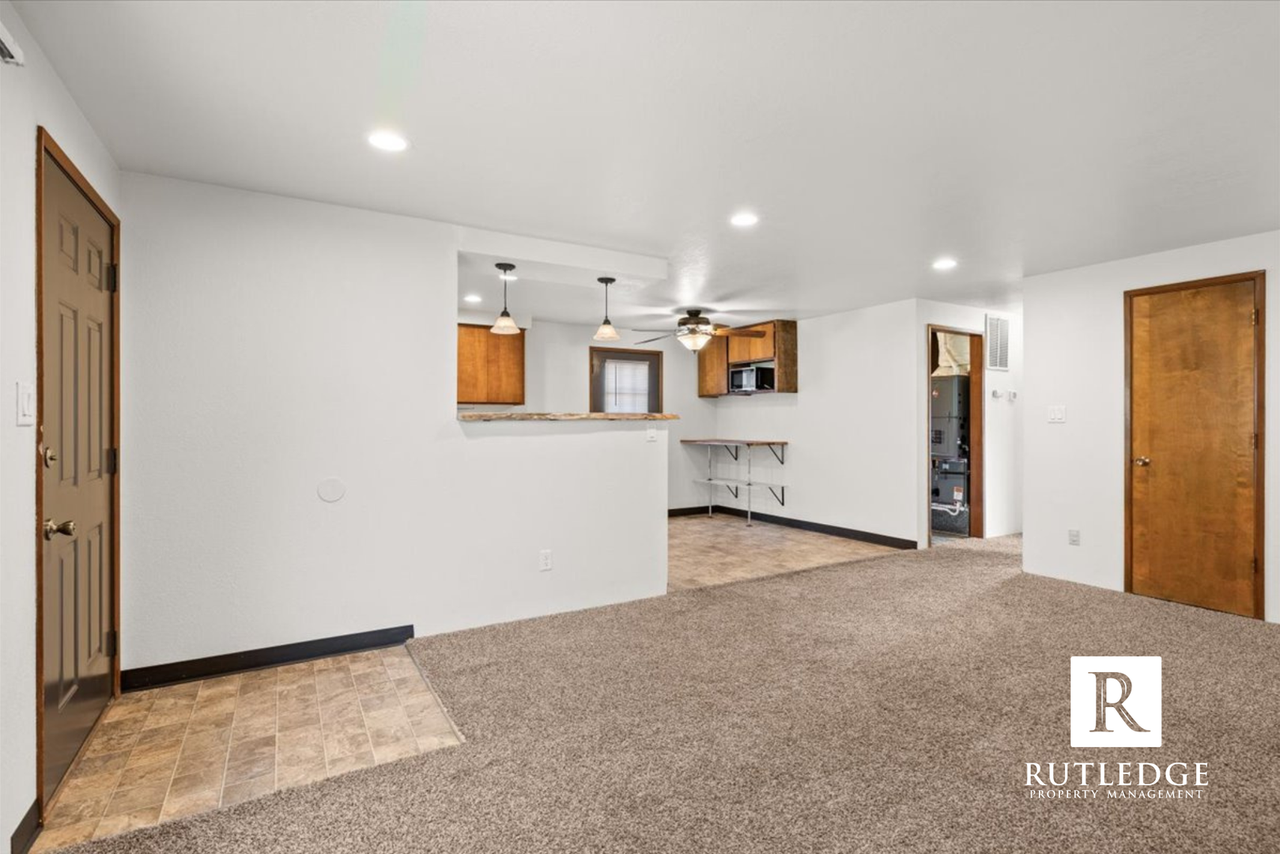 1817 Lillian St - Photo 5 of 16