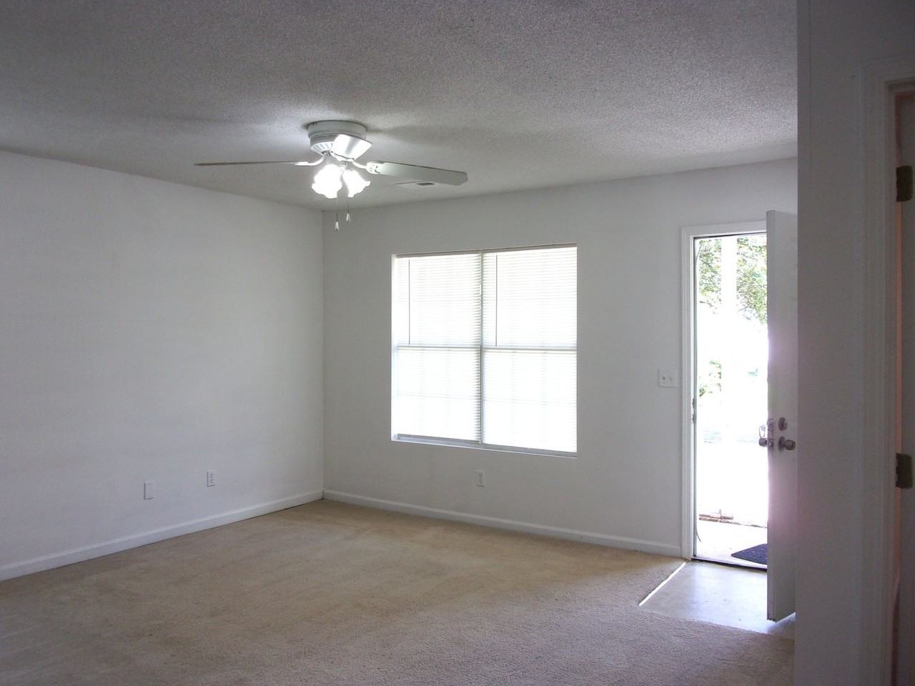 1073 Cherry Meadow Ln - Photo 3 of 14