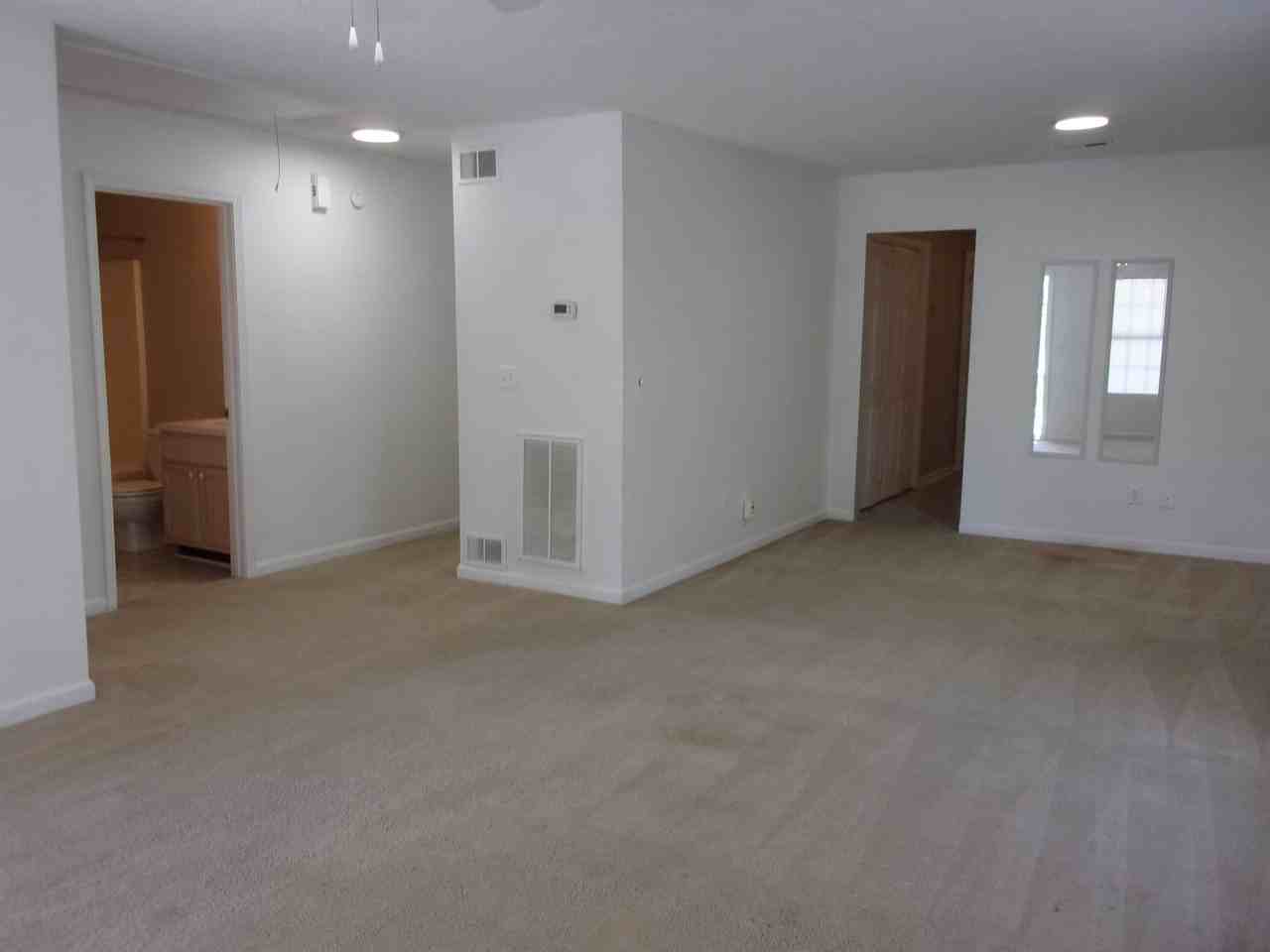 1073 Cherry Meadow Ln - Photo 5 of 14