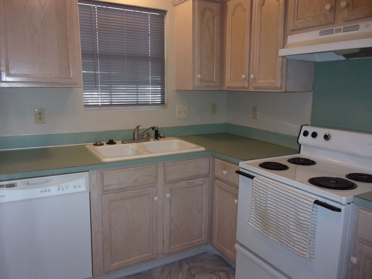 1073 Cherry Meadow Ln - Photo 7 of 14
