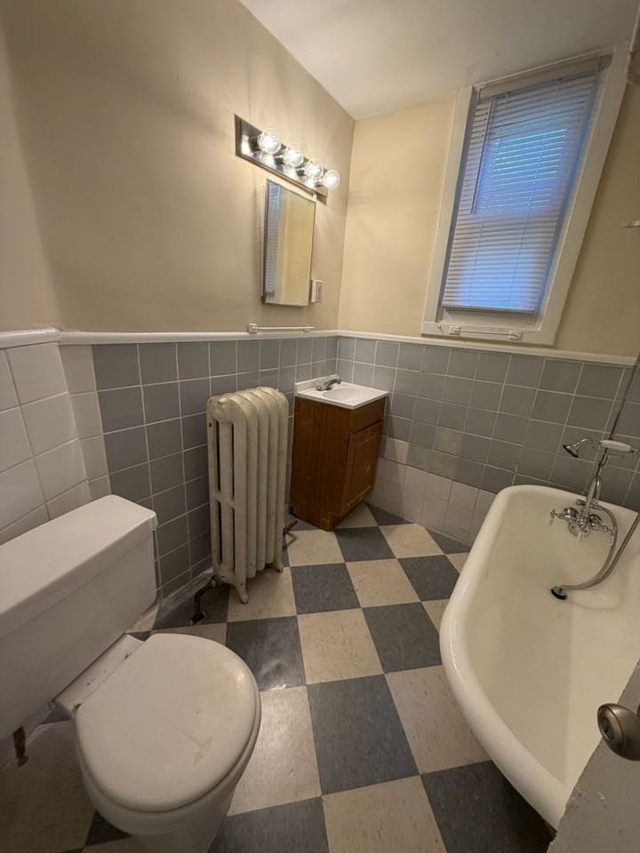 206 E Ashmead St - Photo 2 of 5