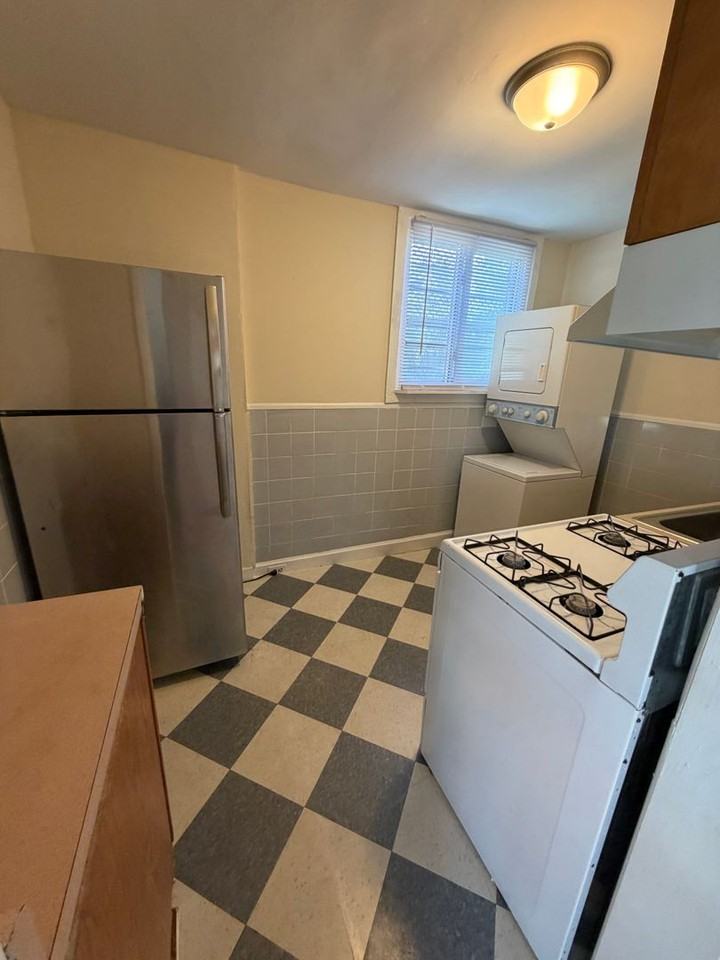 206 E Ashmead St - Photo 3 of 5