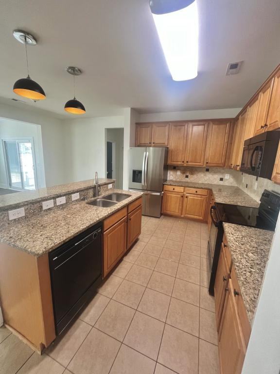 425 Tiburon Dr - Photo 2 of 28