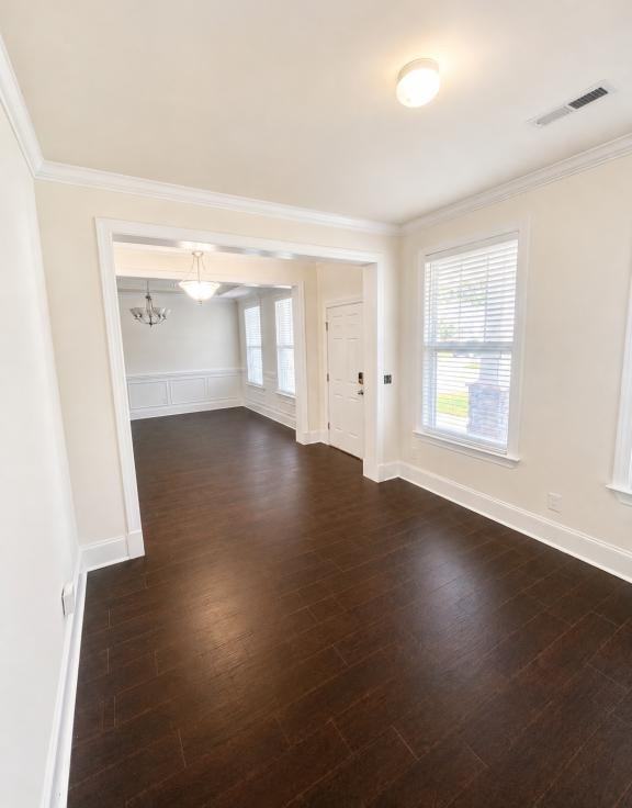 425 Tiburon Dr - Photo 5 of 28