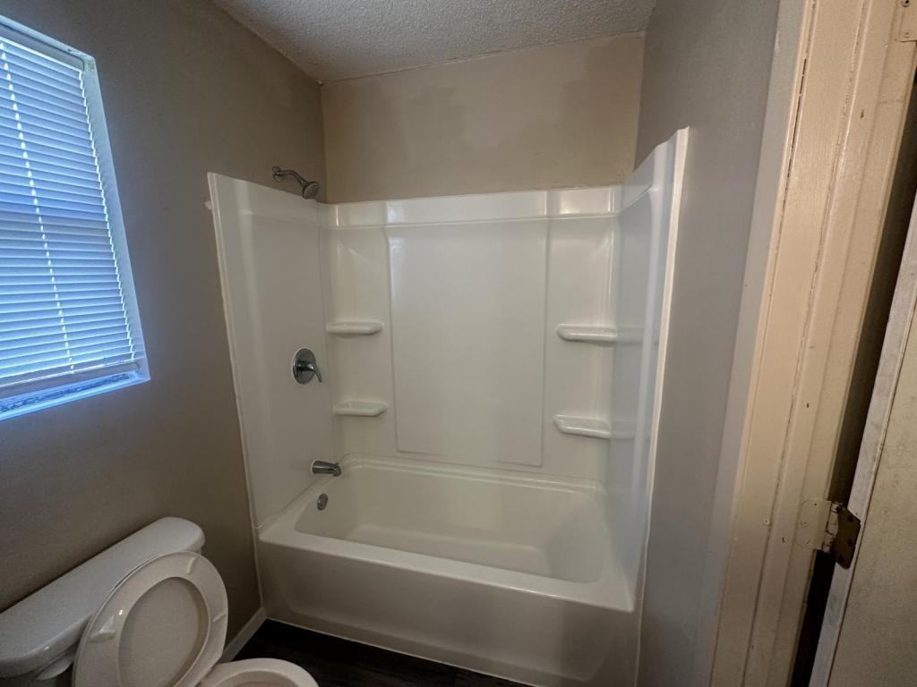 1500 N Hendrick Ave - Photo 6 of 7