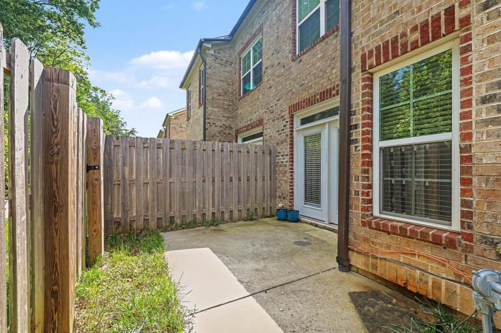 846 Silver Leaf Dr - Photo 3 of 26