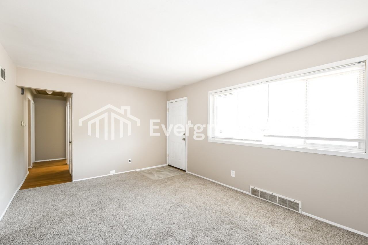 1710 Patterson Rd - Photo 4 of 15