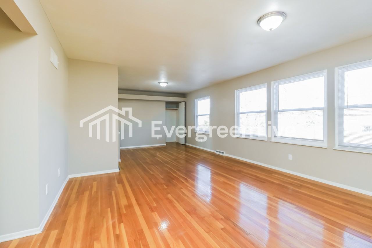 11032 Ebert Dr - Photo 3 of 15