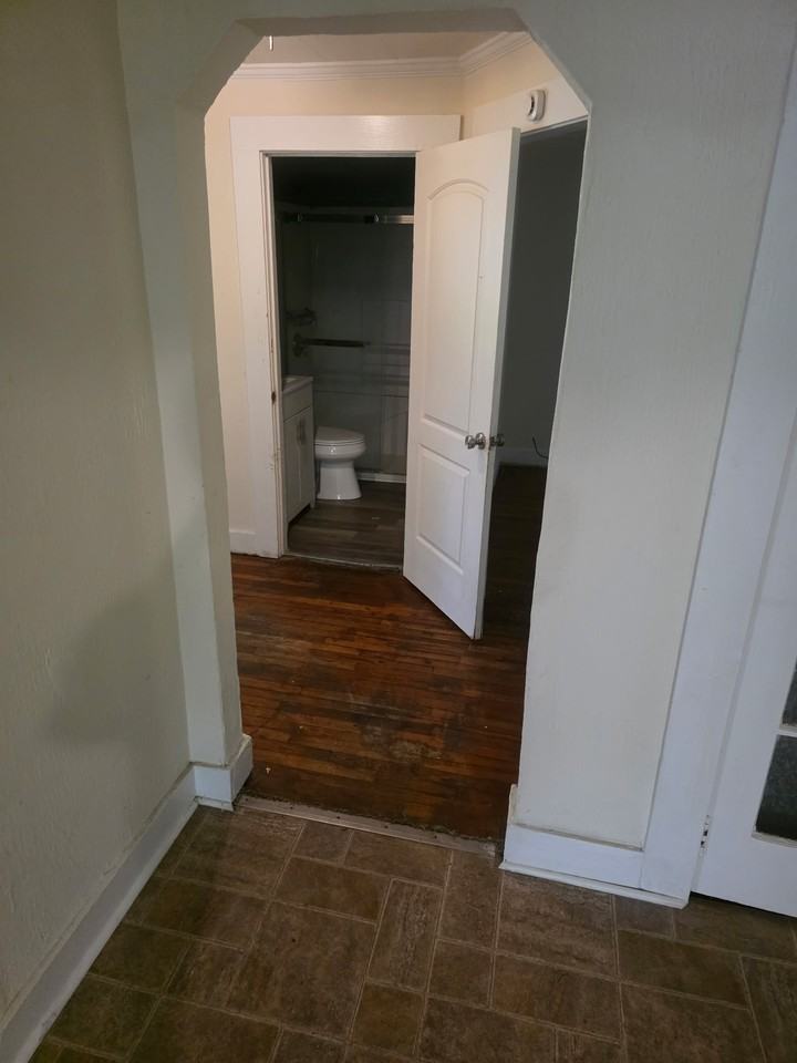 1210 Hoke St - Photo 3 of 16