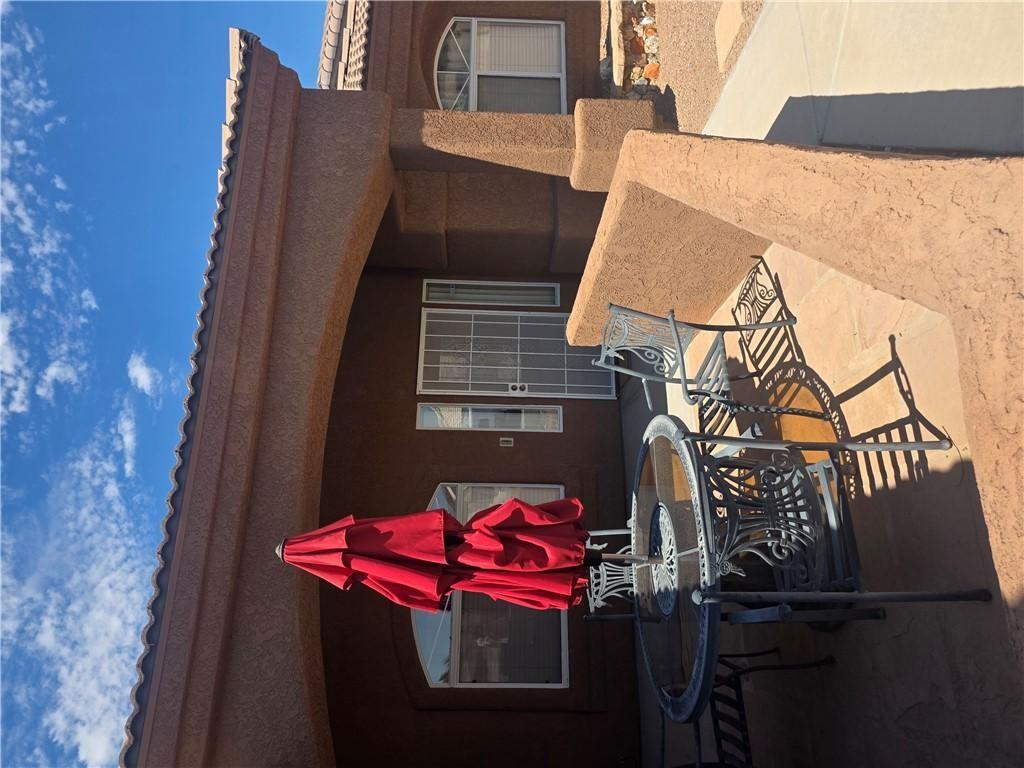 2121 E Desert Lakes Dr - Photo 3 of 41