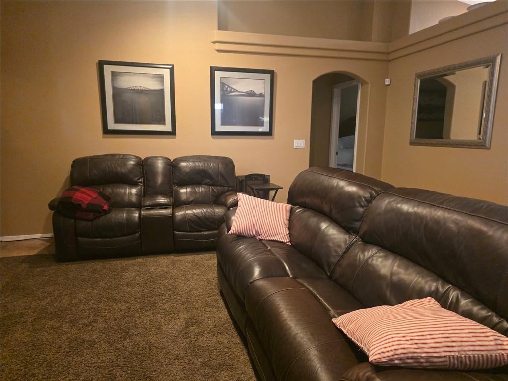 2121 E Desert Lakes Dr - Photo 6 of 41