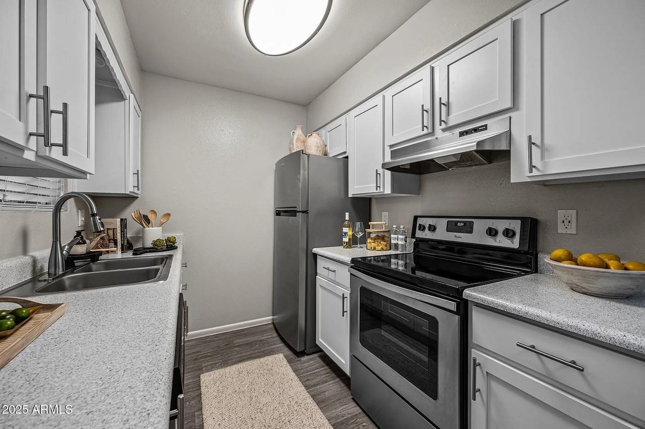 9350 N 67th Ave #B1 - Photo 2 of 11
