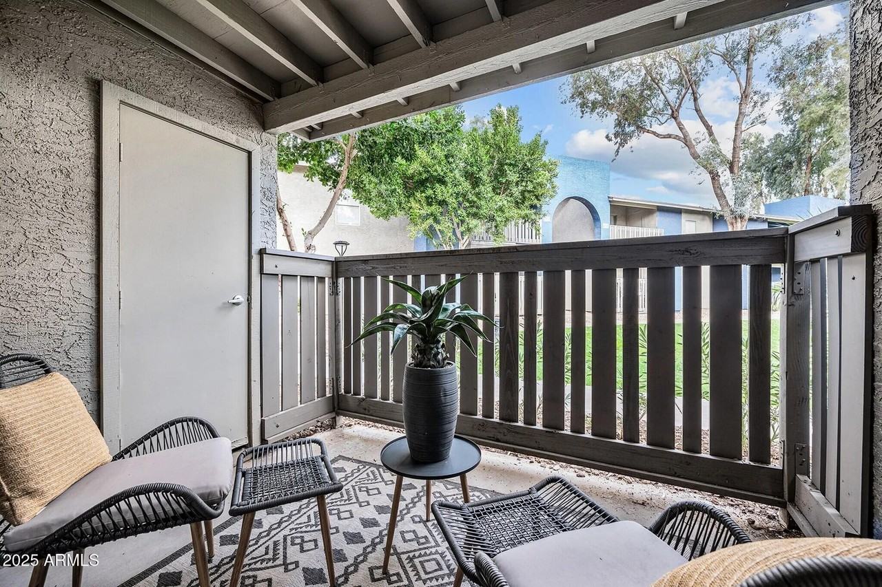 9350 N 67th Ave #B1 - Photo 6 of 11