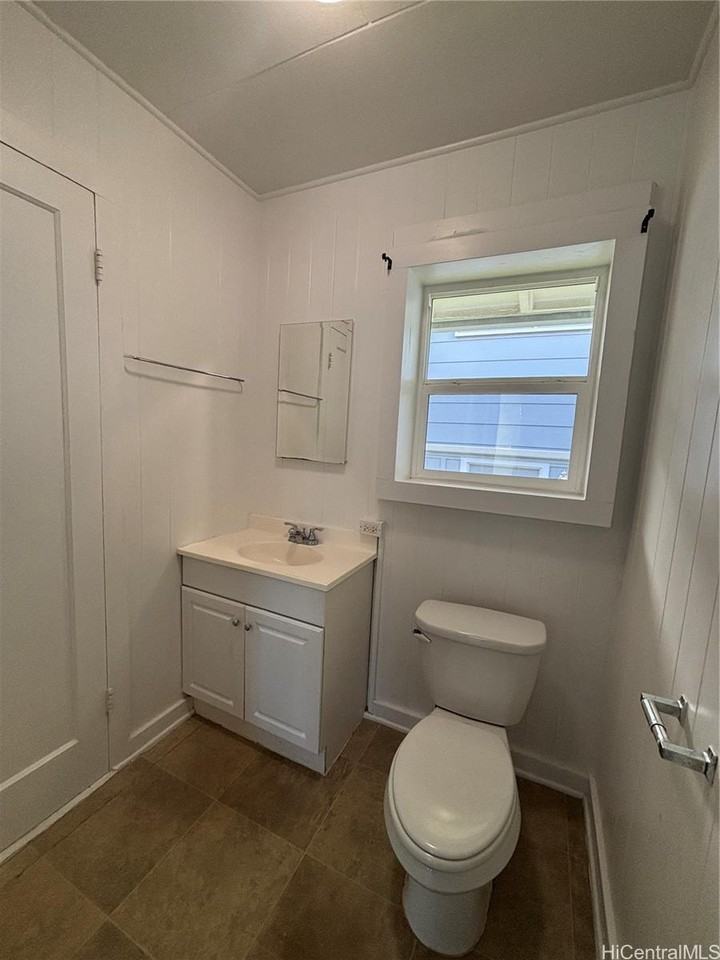 317 Kapulei St - Photo 6 of 22