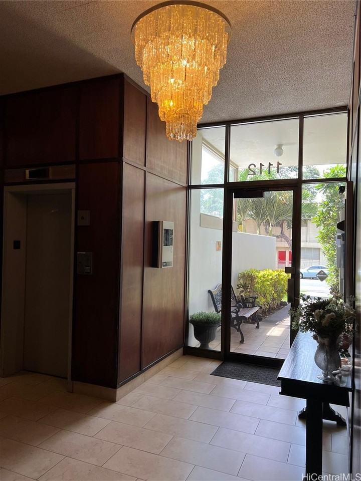 1112 Kinau St #703 - Photo 3 of 10