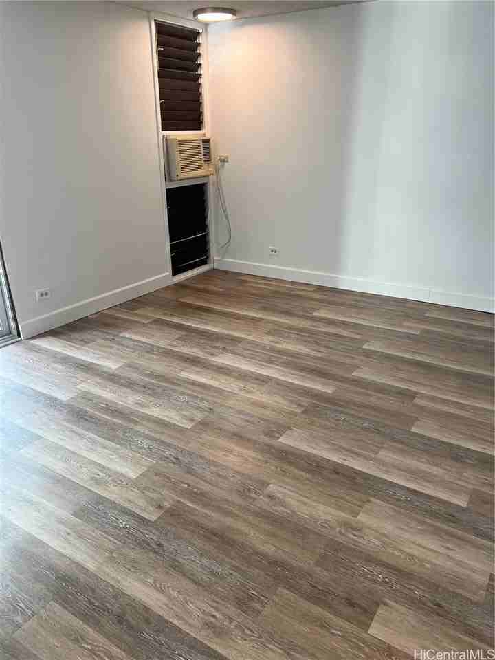 1112 Kinau St #703 - Photo 7 of 10
