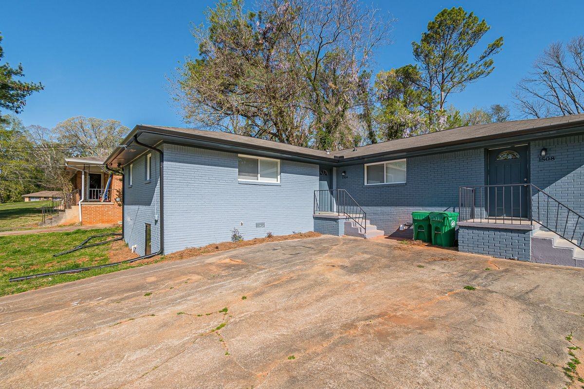 1506 Janmar Dr - Photo 3 of 25