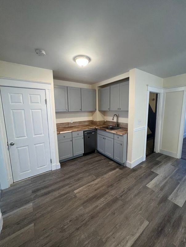 16 Park St - Photo 2 of 10