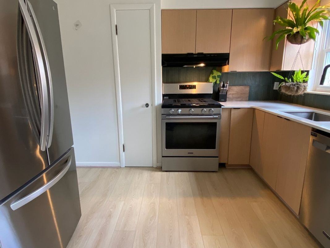 737 Harcourt Rd - Photo 3 of 17