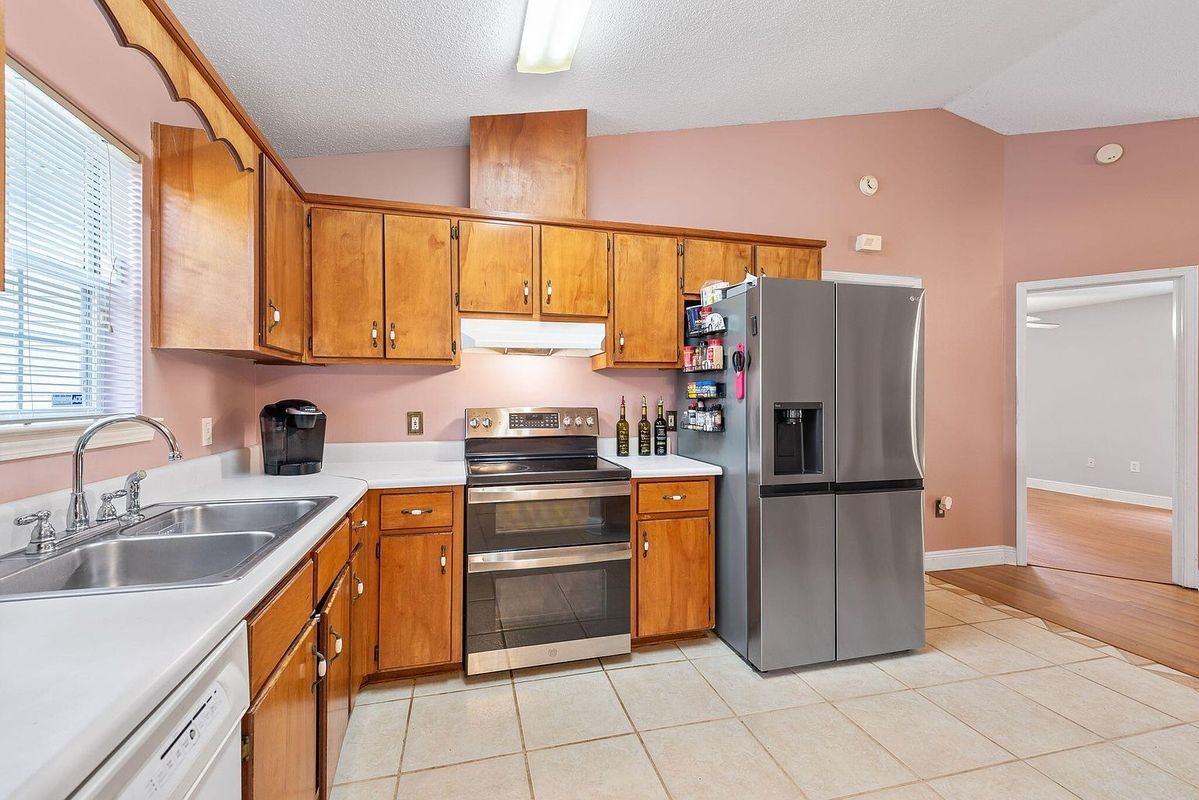 5163 Jolene Cir - Photo 7 of 26