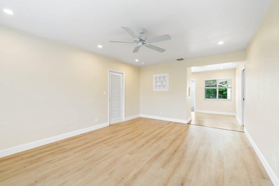 1209 Ne 18th Ave - Photo 5 of 14