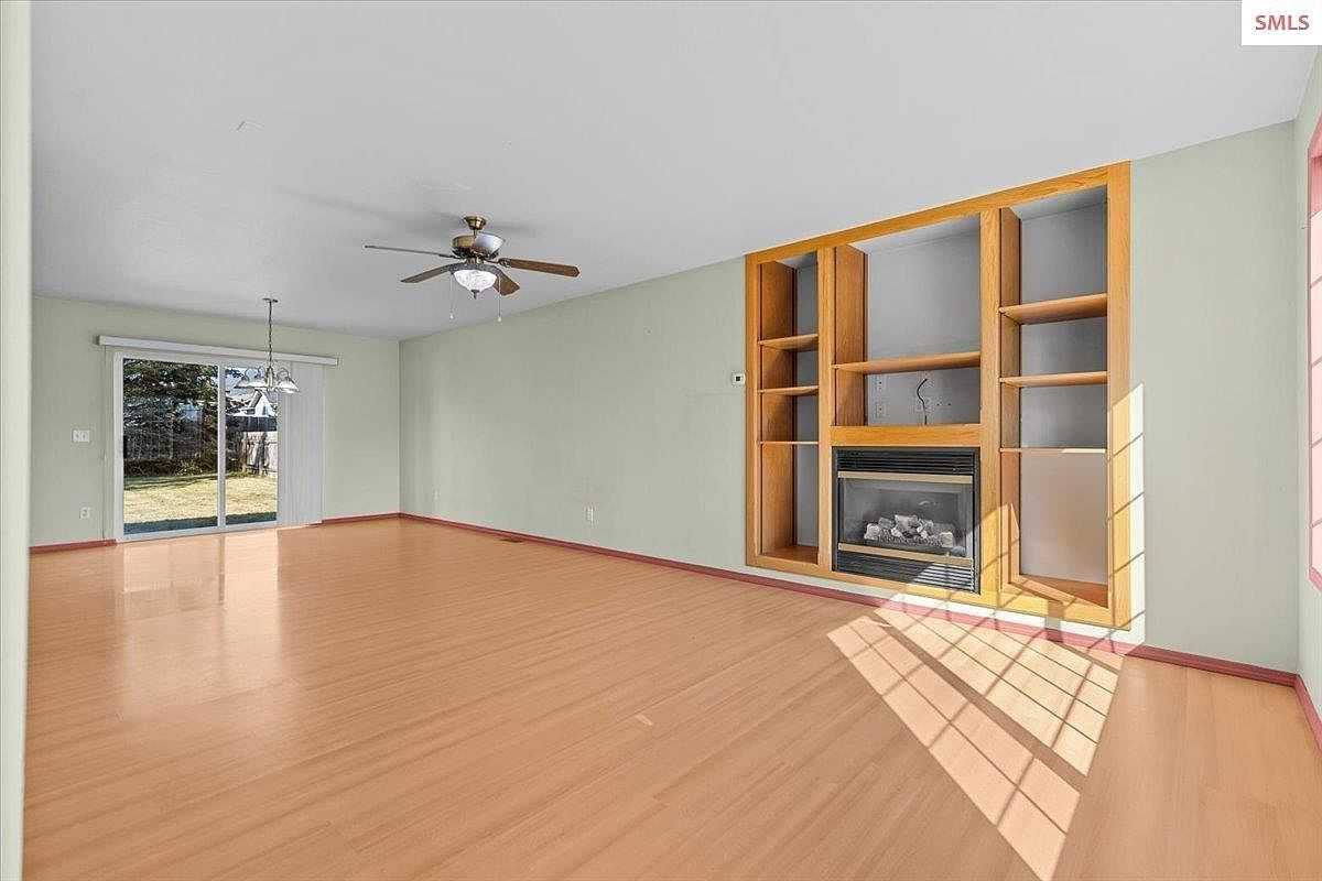 2301 Aspen Way - Photo 3 of 25