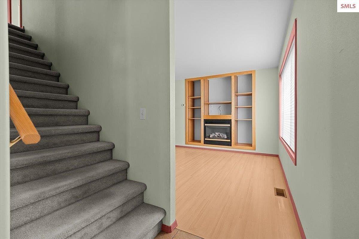 2301 Aspen Way - Photo 4 of 25