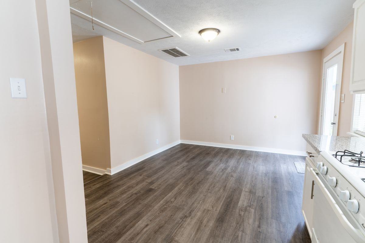 305 N Live Oak St ##Apt - Photo 5 of 18