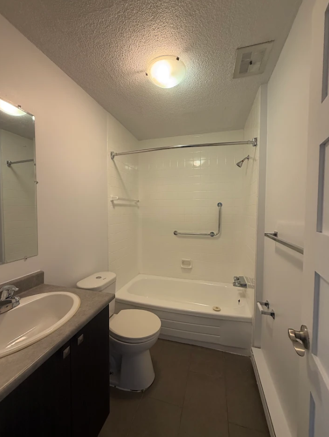 80 Rue Pearson — photo 1