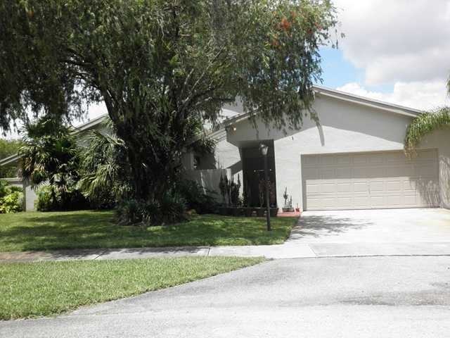 10424 SW 114th Ct - Photo 3 of 3
