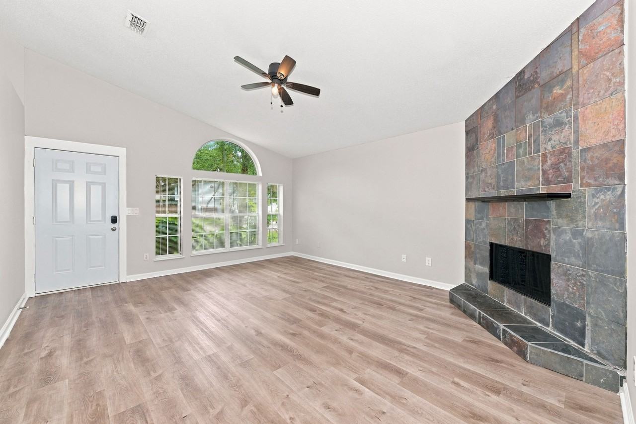 630 Main St - Photo 6 of 15
