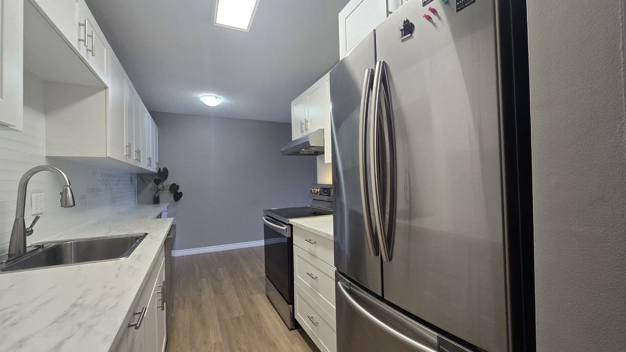 1448 Fir St #301 - Photo 4 of 31