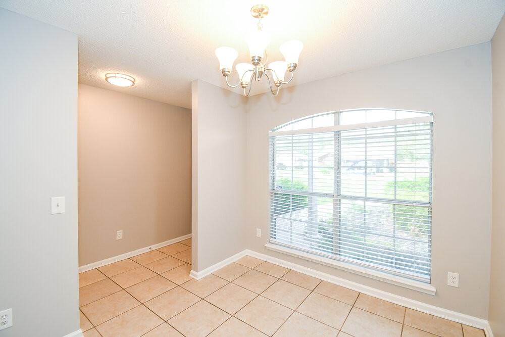 1804 Sherwood Dr - Photo 5 of 16